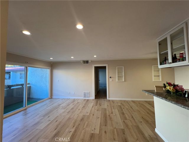 2521 W Sunflower Avenue H11, Santa Ana, CA 92704