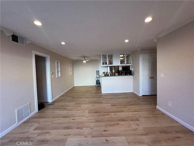 2521 W Sunflower Avenue H11, Santa Ana, CA 92704