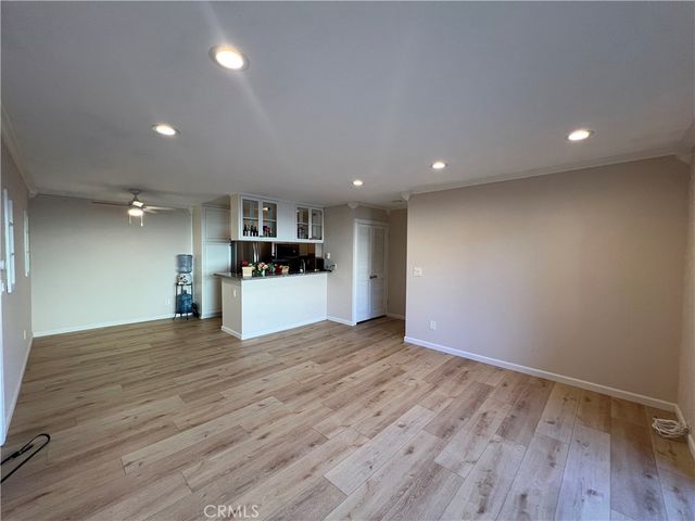 2521 W Sunflower Avenue H11, Santa Ana, CA 92704