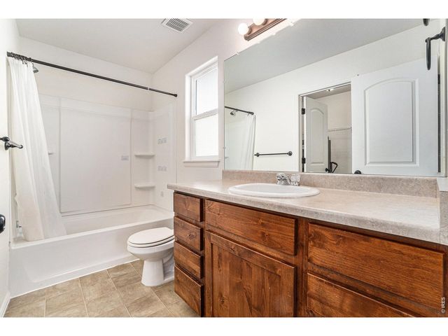 586 Cherryridge Dr, Windsor, CO 80550