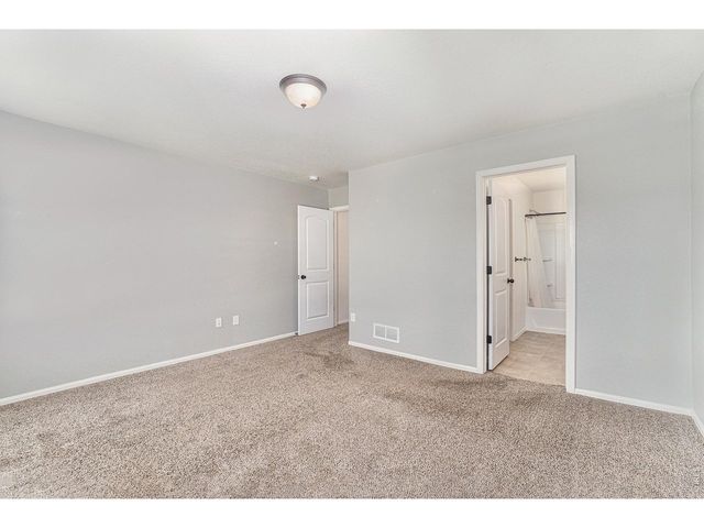 586 Cherryridge Dr, Windsor, CO 80550