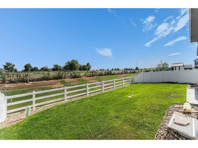 586 Cherryridge Dr, Windsor, CO 80550