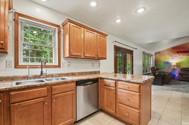 22352 Stonebridge Drive, Elkhart, IN 46514