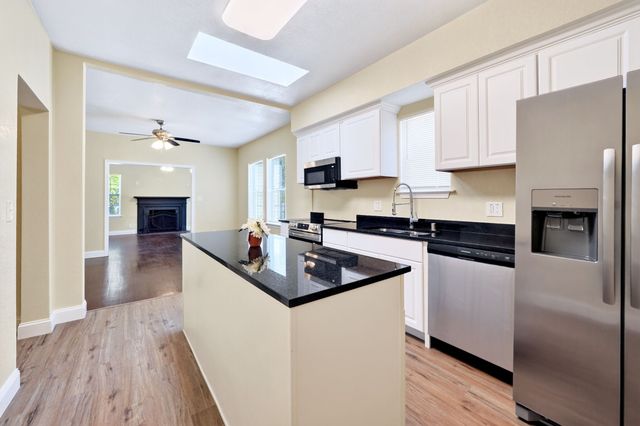 200 1st Street, Terrell, TX 75160