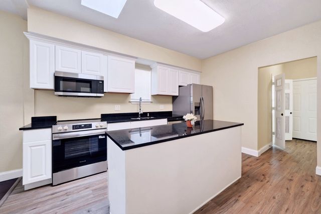 200 1st Street, Terrell, TX 75160