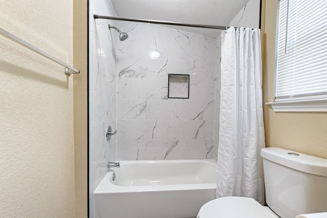 200 1st Street, Terrell, TX 75160