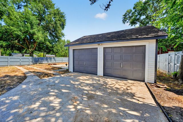 200 1st Street, Terrell, TX 75160