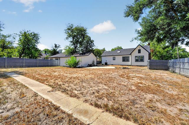 200 1st Street, Terrell, TX 75160