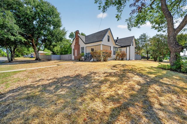 200 1st Street, Terrell, TX 75160