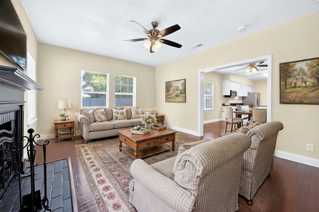 200 1st Street, Terrell, TX 75160