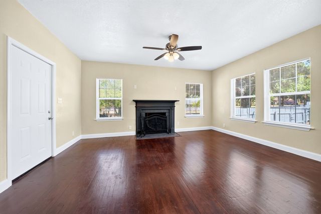 200 1st Street, Terrell, TX 75160
