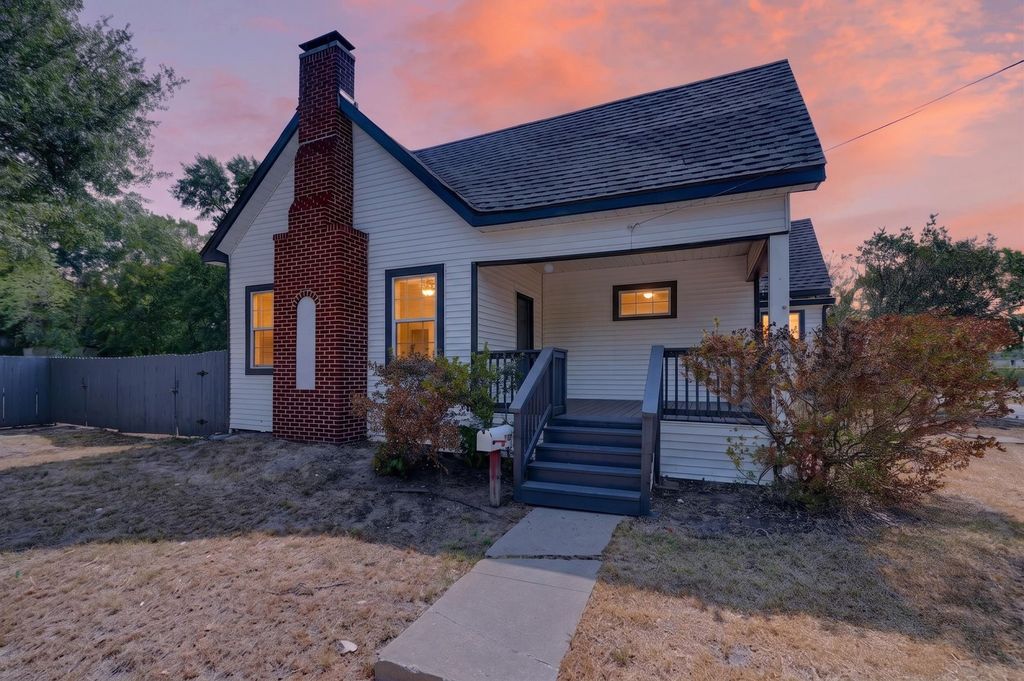 200 1st Street, Terrell, TX 75160