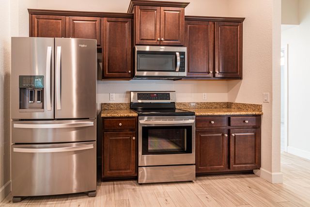 1513 NE 43rd Terrace, Cape Coral, FL 33909