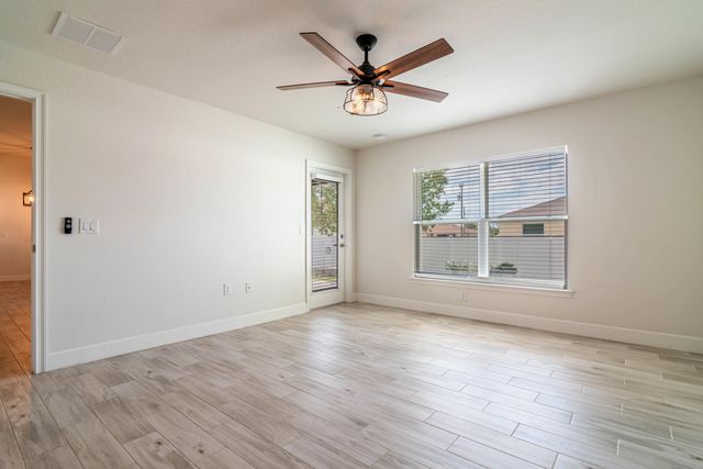 1513 NE 43rd Terrace, Cape Coral, FL 33909