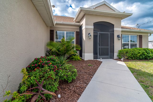 1513 NE 43rd Terrace, Cape Coral, FL 33909