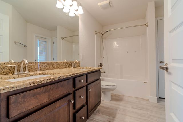 1513 NE 43rd Terrace, Cape Coral, FL 33909