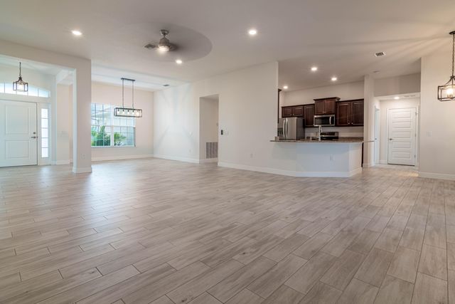 1513 NE 43rd Terrace, Cape Coral, FL 33909