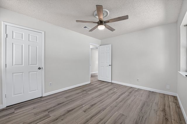 1901 Knoxville Drive, Bedford, TX 76022