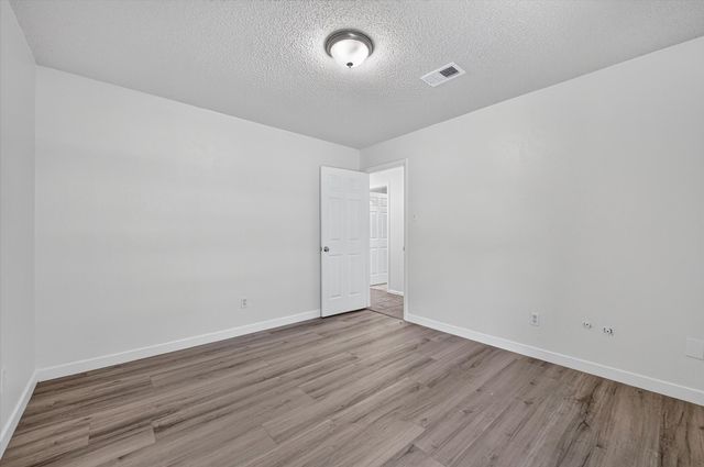 1901 Knoxville Drive, Bedford, TX 76022