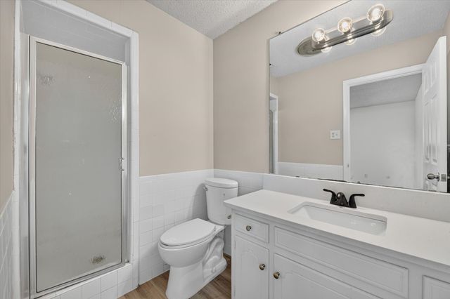 1901 Knoxville Drive, Bedford, TX 76022