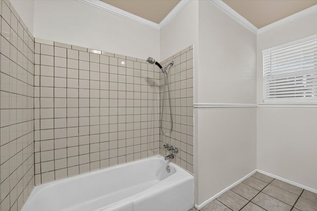 1901 Knoxville Drive, Bedford, TX 76022