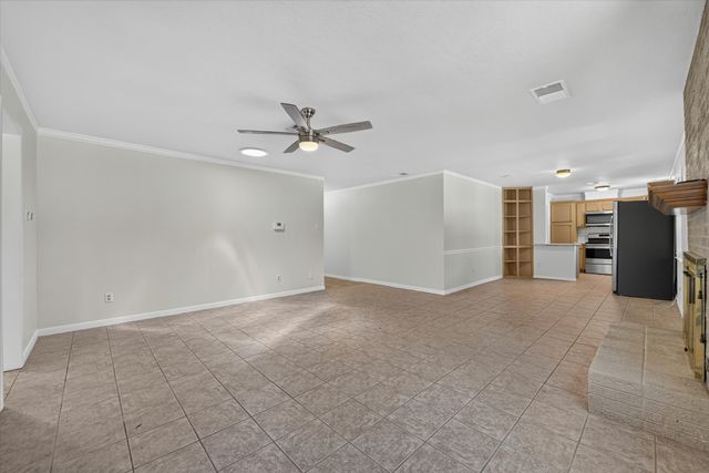 1901 Knoxville Drive, Bedford, TX 76022