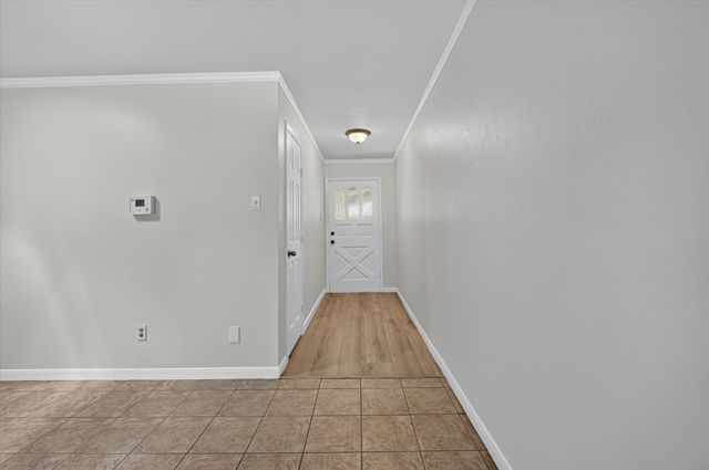 1901 Knoxville Drive, Bedford, TX 76022