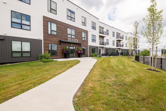 203 Lowell Street 120, Wilmington, MA 01887