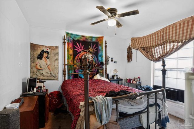 3963 Whitehall Dr, Pace, FL 32571