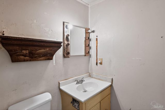 3963 Whitehall Dr, Pace, FL 32571