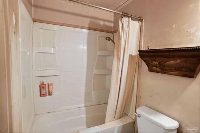 3963 Whitehall Dr, Pace, FL 32571