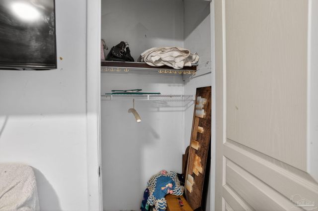 3963 Whitehall Dr, Pace, FL 32571