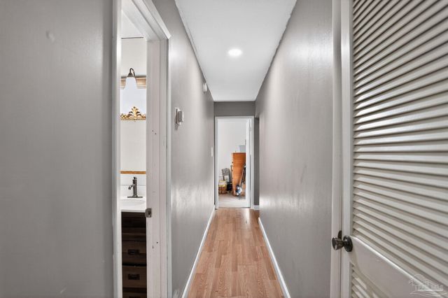 3963 Whitehall Dr, Pace, FL 32571