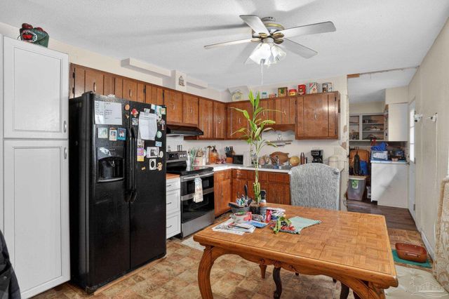 3963 Whitehall Dr, Pace, FL 32571