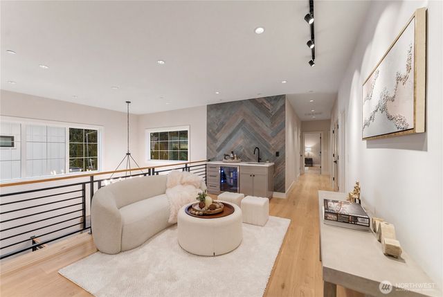 12811 SE 44th Place, Bellevue, WA 98006