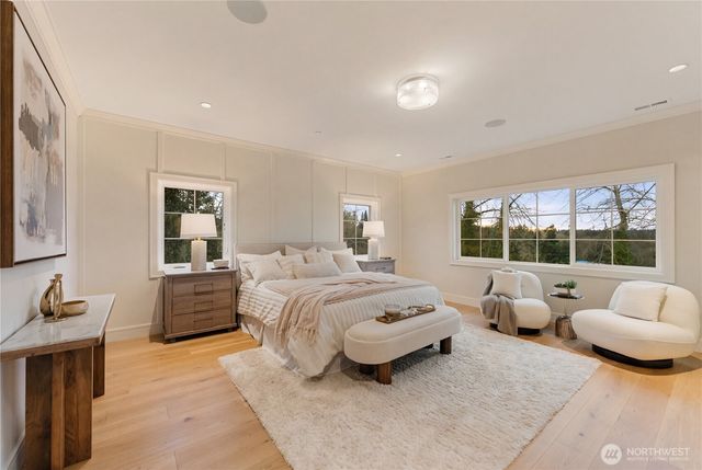 12811 SE 44th Place, Bellevue, WA 98006