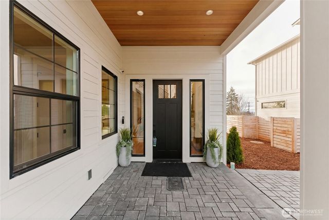 12811 SE 44th Place, Bellevue, WA 98006