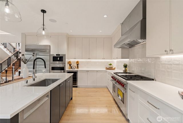 12811 SE 44th Place, Bellevue, WA 98006