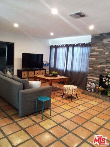 1641 E El Alameda, Palm Springs, CA 92262