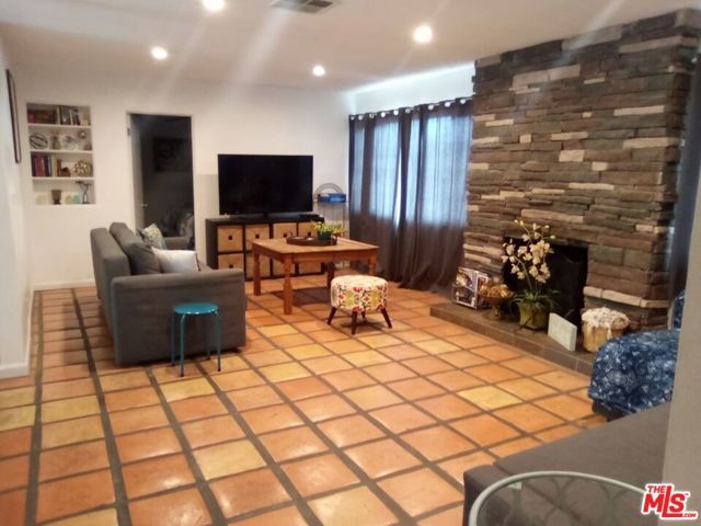 1641 E El Alameda, Palm Springs, CA 92262