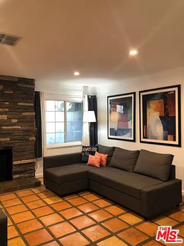 1641 E El Alameda, Palm Springs, CA 92262