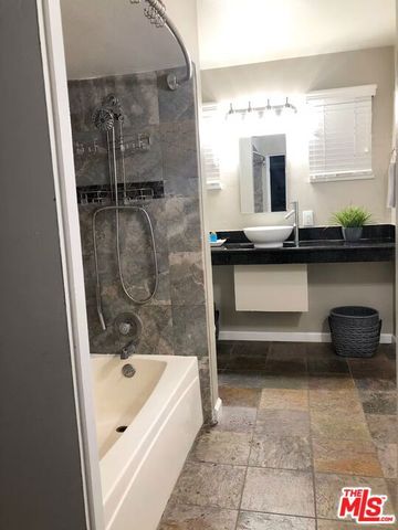 1641 E El Alameda, Palm Springs, CA 92262