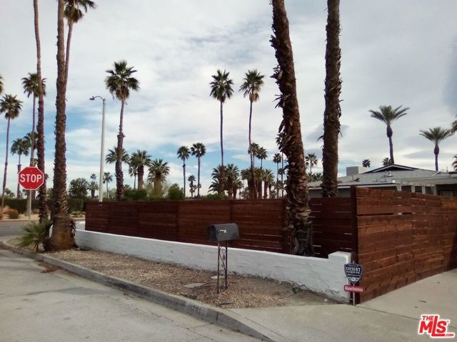 1641 E El Alameda, Palm Springs, CA 92262