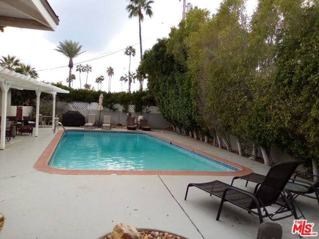 1641 E El Alameda, Palm Springs, CA 92262