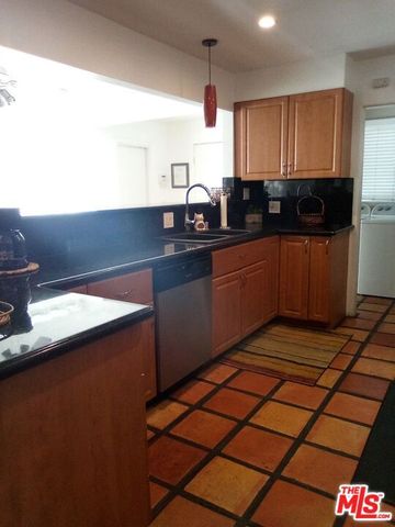 1641 E El Alameda, Palm Springs, CA 92262