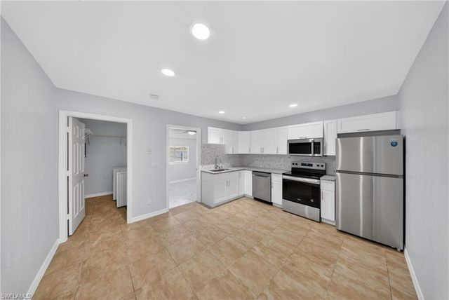 2400 55th TER SW, Naples, FL 34116