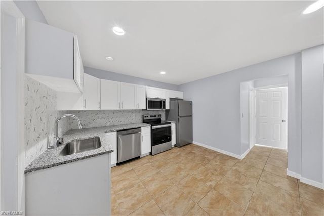 2400 55th TER SW, Naples, FL 34116