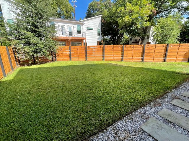 1106 Walton LN B, Austin, TX 78721