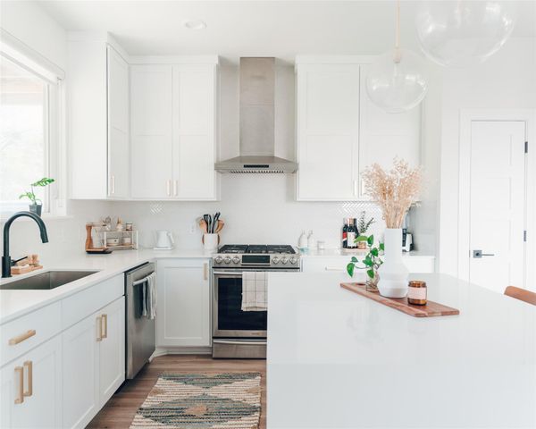 1106 Walton LN B, Austin, TX 78721