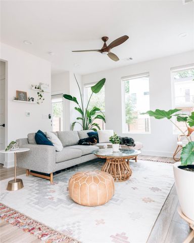 1106 Walton LN B, Austin, TX 78721